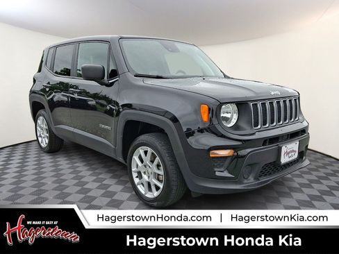 Used 2023 Jeep Renegade Latitude AWD/4WD image 1