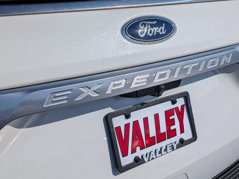 Used 2021 Ford Expedition Platinum image 14