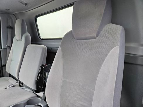 Used 2021 Isuzu NPR image 14