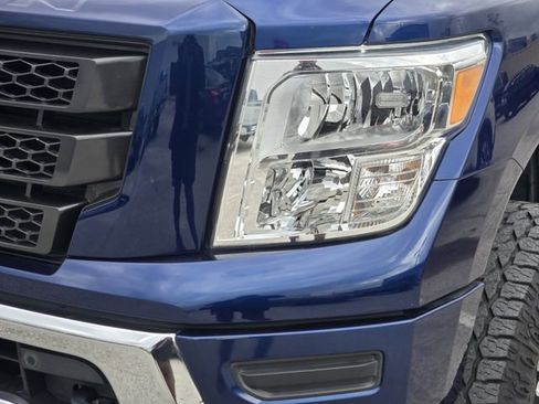 Used 2021 Nissan Titan SV w/ SV Convenience Package image 10