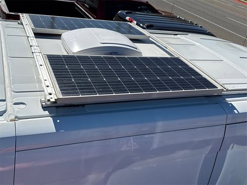 Used 2018 Ford Transit 250 130 Medium Roof image 17