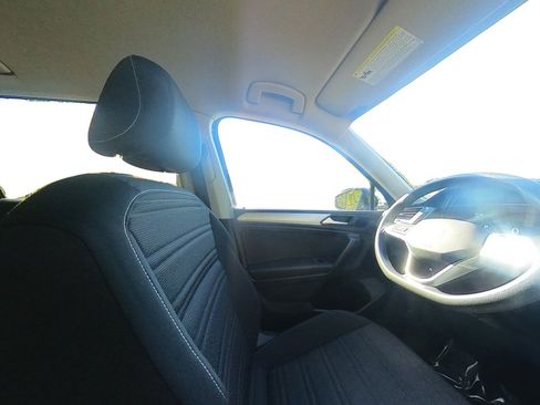 Used 2022 Volkswagen Tiguan S image 58