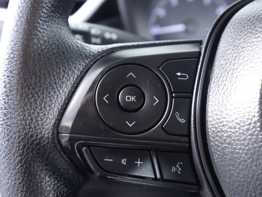 Used 2025 Toyota Corolla LE FWD image 12