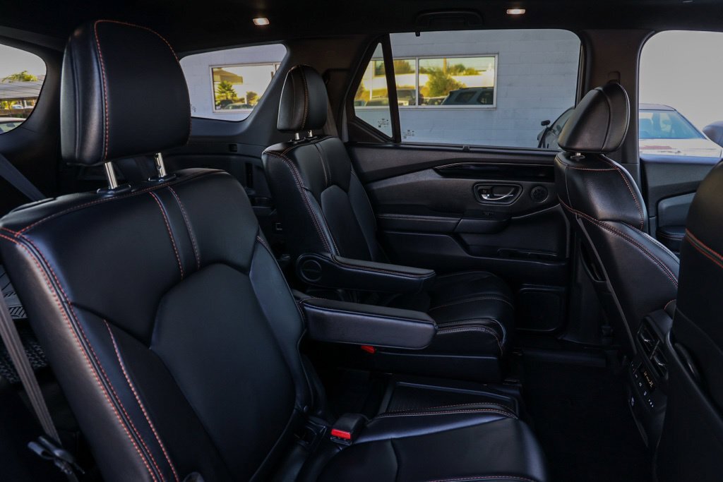 Used 2025 Honda Pilot TrailSport image 19