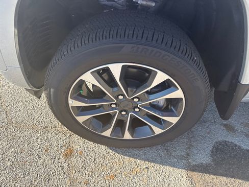 New 2025 Jeep Grand Cherokee L Overland w/ Trailer Tow Package image 11