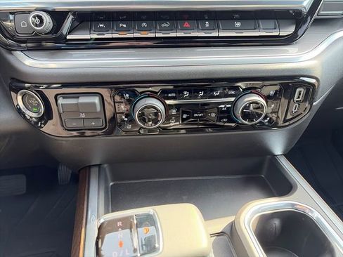 New 2026 Chevrolet Silverado 1500 High Country w/ High Country Premium Package AWD/4WD image 18