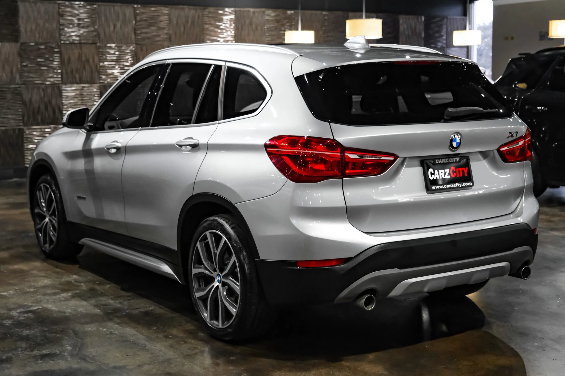 Used 2018 BMW X1 sDrive28i FWD image 8