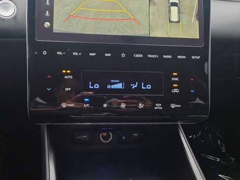 Certified 2024 Hyundai Tucson Limited FWD image 22