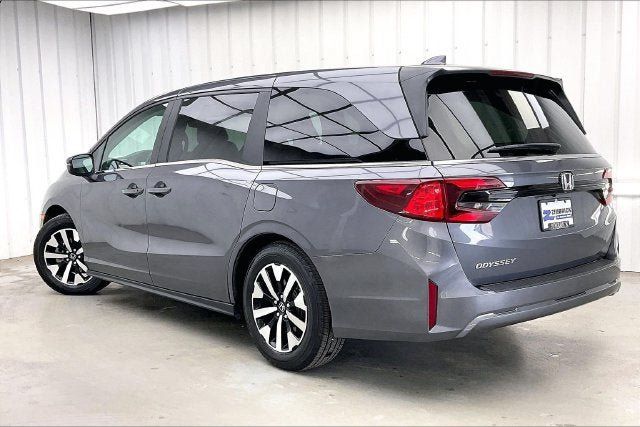Certified 2025 Honda Odyssey EX-L image 11
