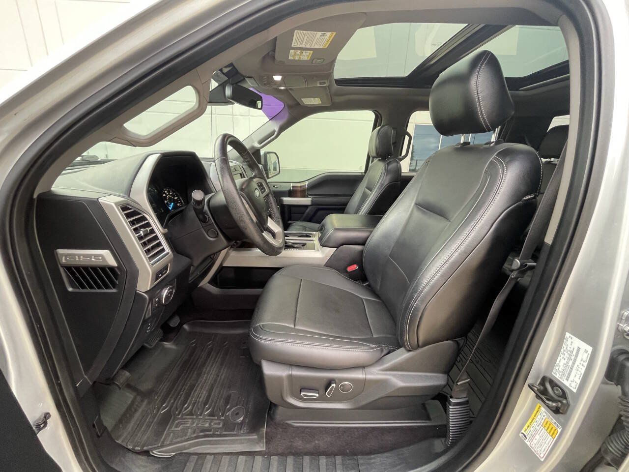 Used 2015 Ford F150 Lariat w/ Equipment Group 502A Luxury RWD image 16