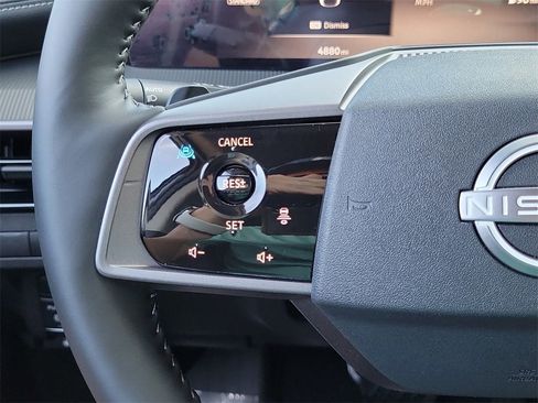 Used 2025 Nissan Murano SV image 5