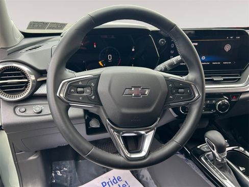 Used 2025 Chevrolet Trax ACTIV w/ Driver Confidence Package image 12