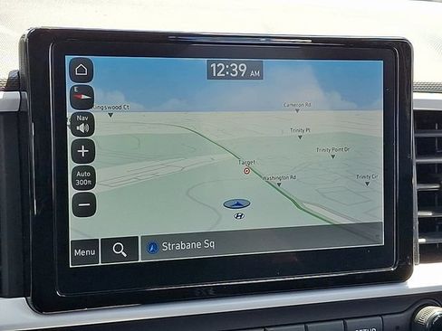 Used 2022 Hyundai Venue Limited w/ Cargo Package FWD image 18