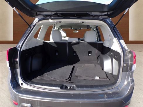 Used 2023 Subaru Forester Base image 10