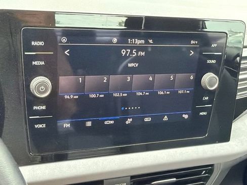 Used 2025 Volkswagen Jetta SE FWD image 39