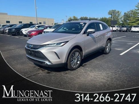 Used 2024 Toyota Venza Limited AWD/4WD image 1