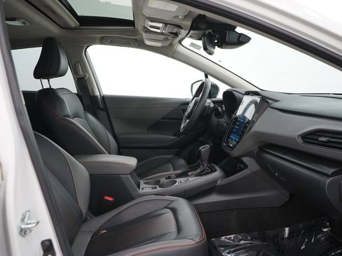Used 2024 Subaru Crosstrek 2.5i Limited w/ Crosstrek Mirror Package AWD/4WD image 12
