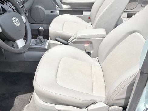Used 2004 Volkswagen Beetle GLS FWD image 45