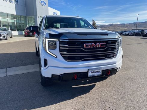 Used 2022 GMC Sierra 1500 AT4 w/ AT4 Preferred Package image 20