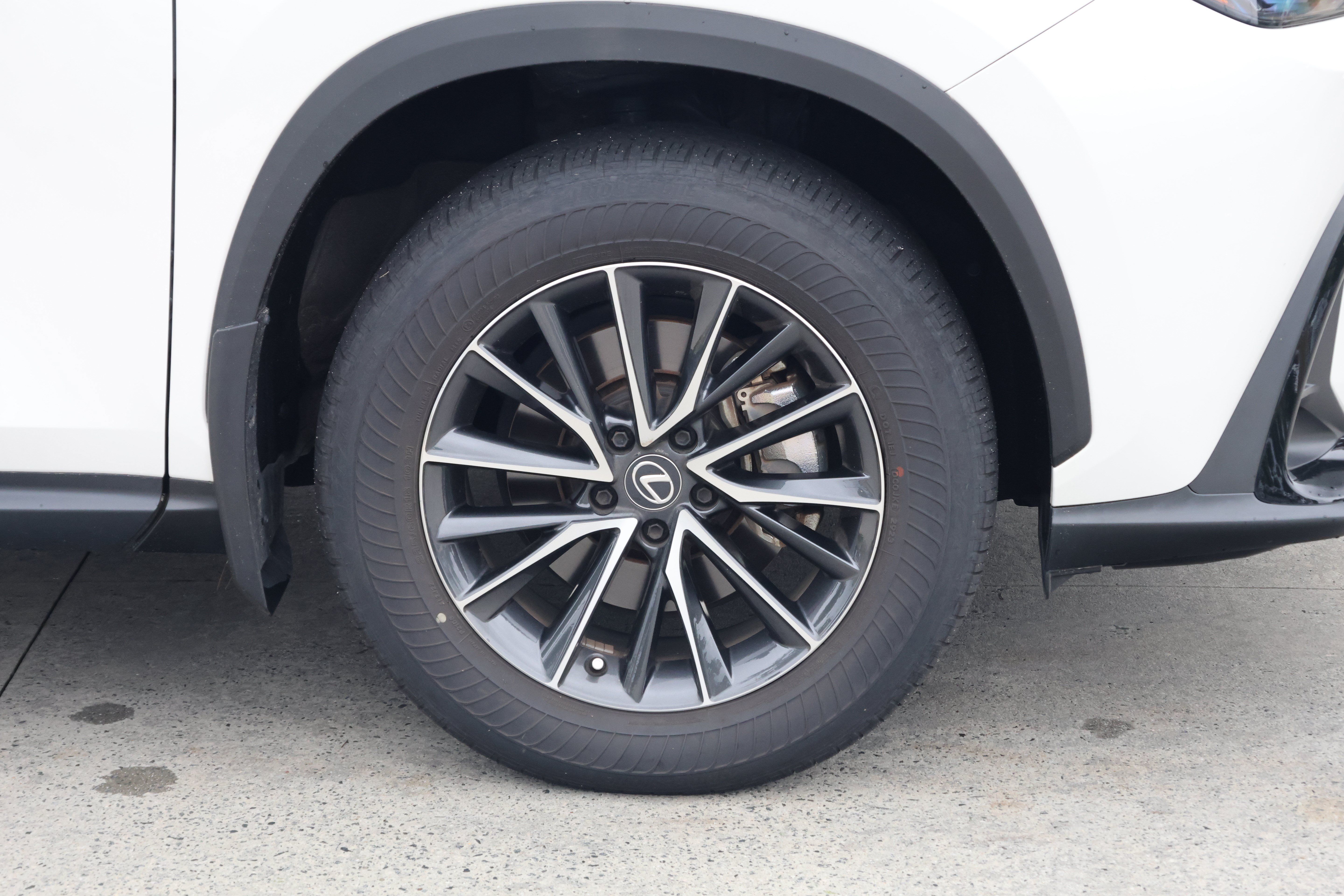 Used 2024 Lexus NX 250 FWD image 11