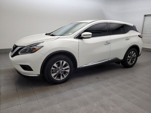 Used 2018 Nissan Murano S FWD image 2
