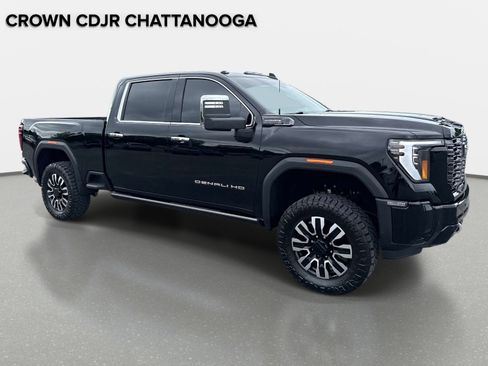 Used 2025 GMC Sierra 2500 Denali Ultimate AWD/4WD image 2