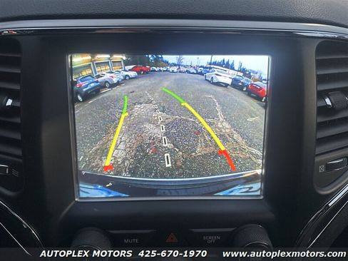 Used 2018 Jeep Grand Cherokee Limited image 31