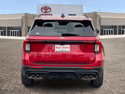 Used 2025 Ford Explorer ST image 5