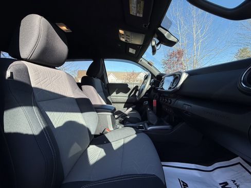 Used 2023 Toyota Tacoma TRD Off-Road w/ Technology Package image 34