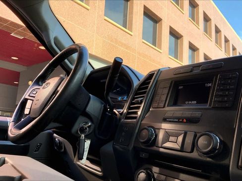 Used 2017 Ford F150 XLT image 32