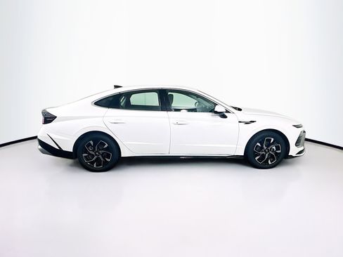 Used 2025 Hyundai Sonata SEL FWD image 10