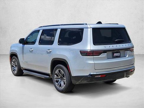 Used 2024 Jeep Wagoneer Series II w/ Flexible Seating Group RWD image 7