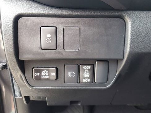 Used 2023 Toyota Tacoma TRD Off-Road AWD/4WD image 19