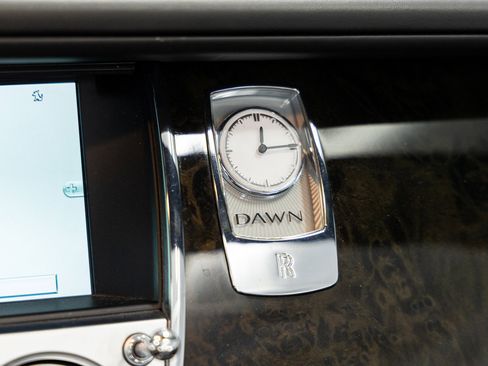 Used 2017 Rolls-Royce Dawn RWD image 29