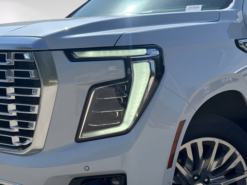New 2026 GMC Yukon Denali w/ Advanced Technology Package AWD/4WD image 3
