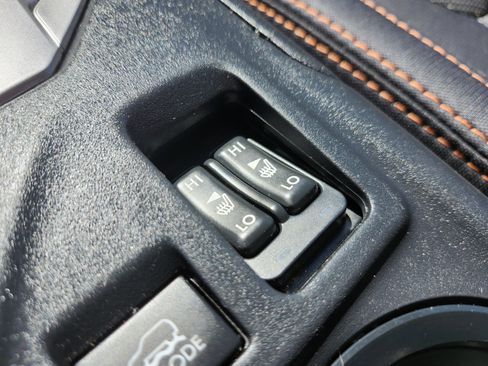 Used 2019 Subaru Crosstrek 2.0i Premium w/ Eyesight System image 7