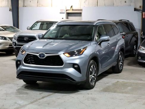 Used 2022 Toyota Highlander XLE image 40