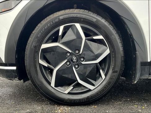 Certified 2024 Hyundai Ioniq 5 SEL image 10