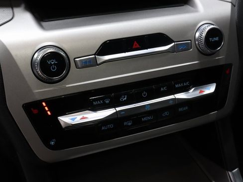 Certified 2022 Ford Explorer XLT w/ Equipment Group 202A image 31