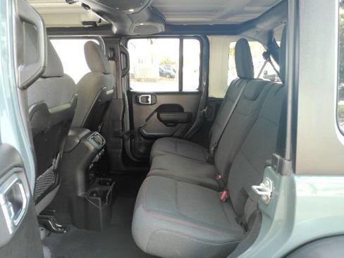 Used 2026 Jeep Wrangler Unlimited Rubicon AWD/4WD image 15