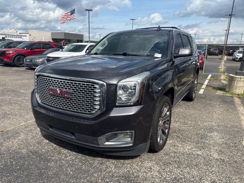 Used 2017 GMC Yukon Denali w/ Open Road Package RWD image 3