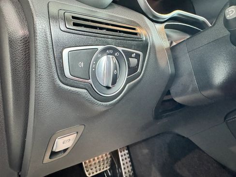 Used 2020 Mercedes-Benz GLC 300 4MATIC image 23