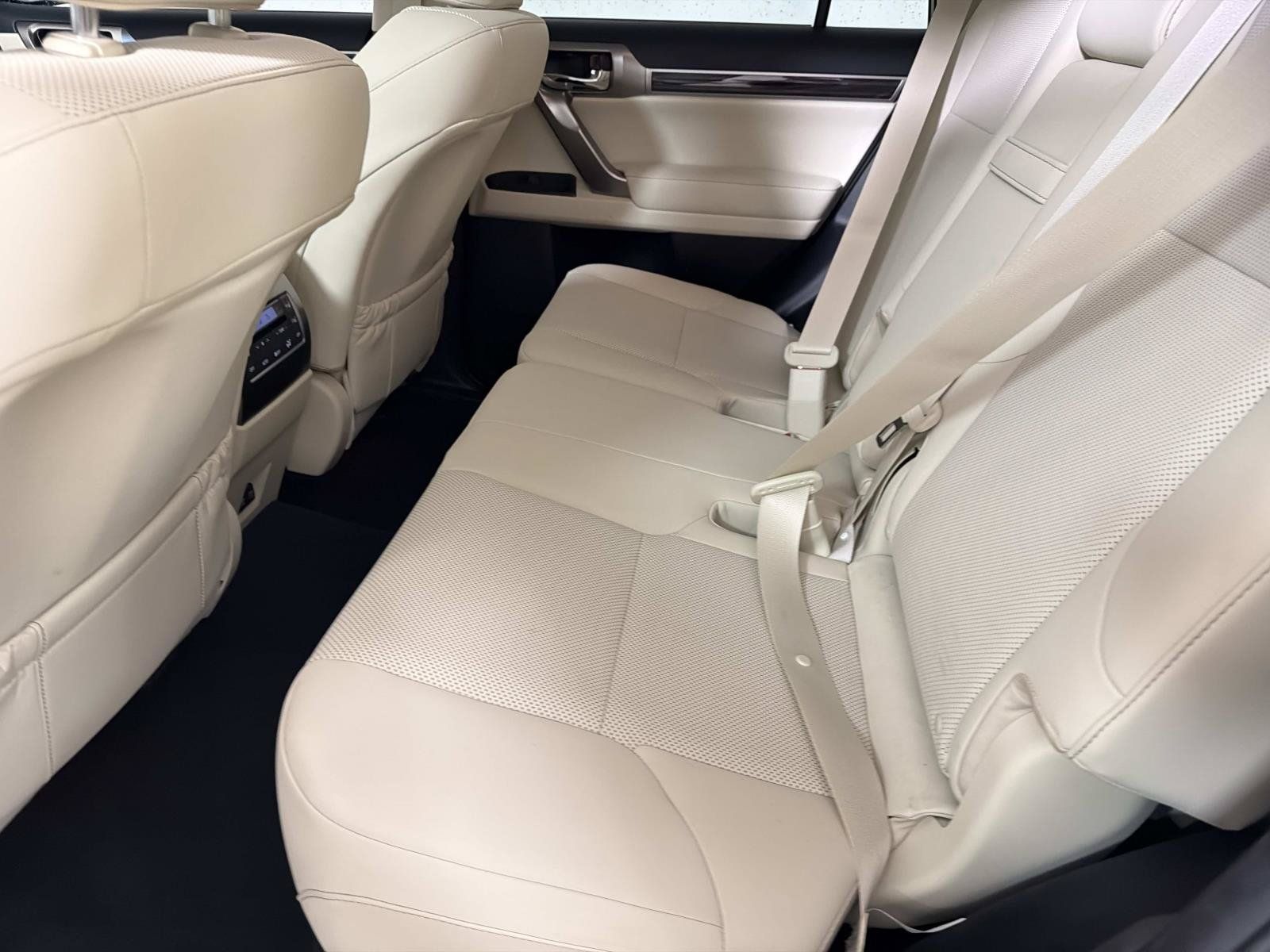Used 2022 Lexus GX 460 Premium w/ Premium Package AWD/4WD image 13