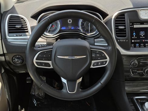 Used 2021 Chrysler 300 Touring L RWD image 12