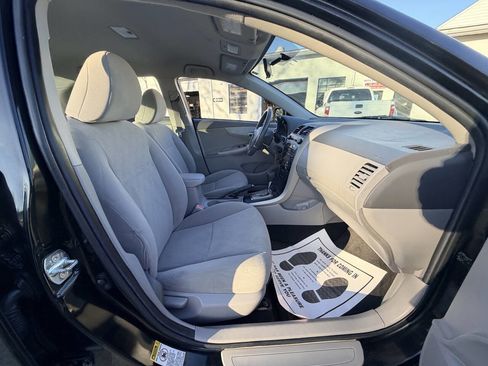 Used 2010 Toyota Corolla LE FWD image 16