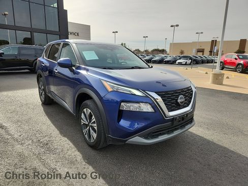Used 2023 Nissan Rogue SV image 1