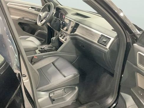 Used 2023 Volkswagen Atlas Cross Sport SE AWD/4WD image 14