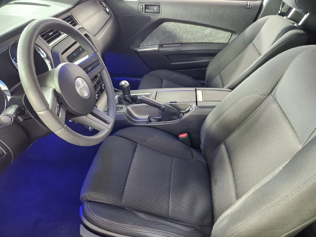 Used 2010 Ford Mustang GT RWD image 12