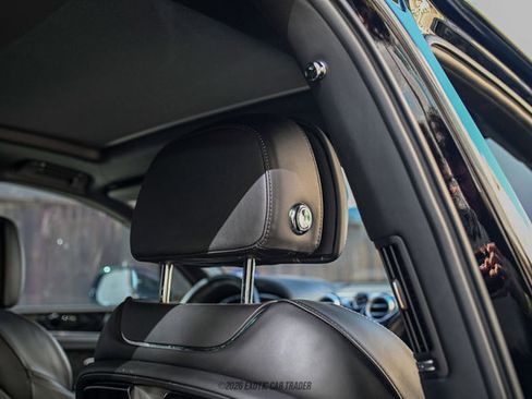 Used 2018 Bentley Bentayga image 70