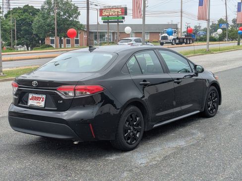 Used 2024 Toyota Corolla LE FWD image 9